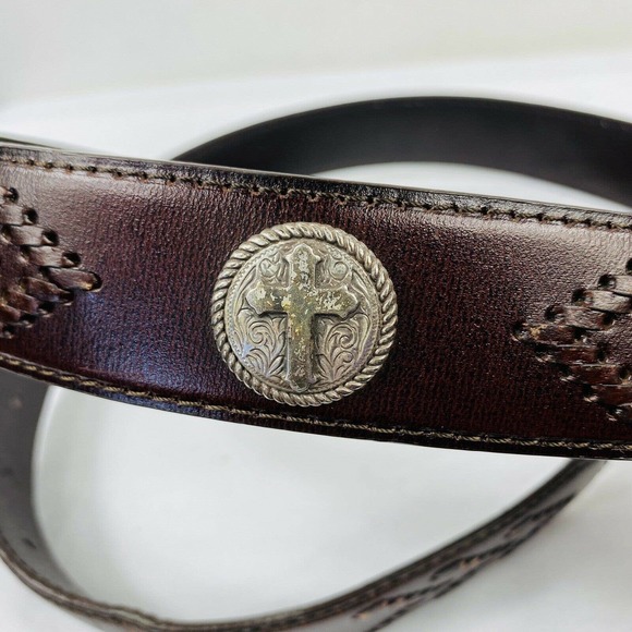 Wrangler 46 inch Brown Leather Western Concho Belt - Picture 2 of 6